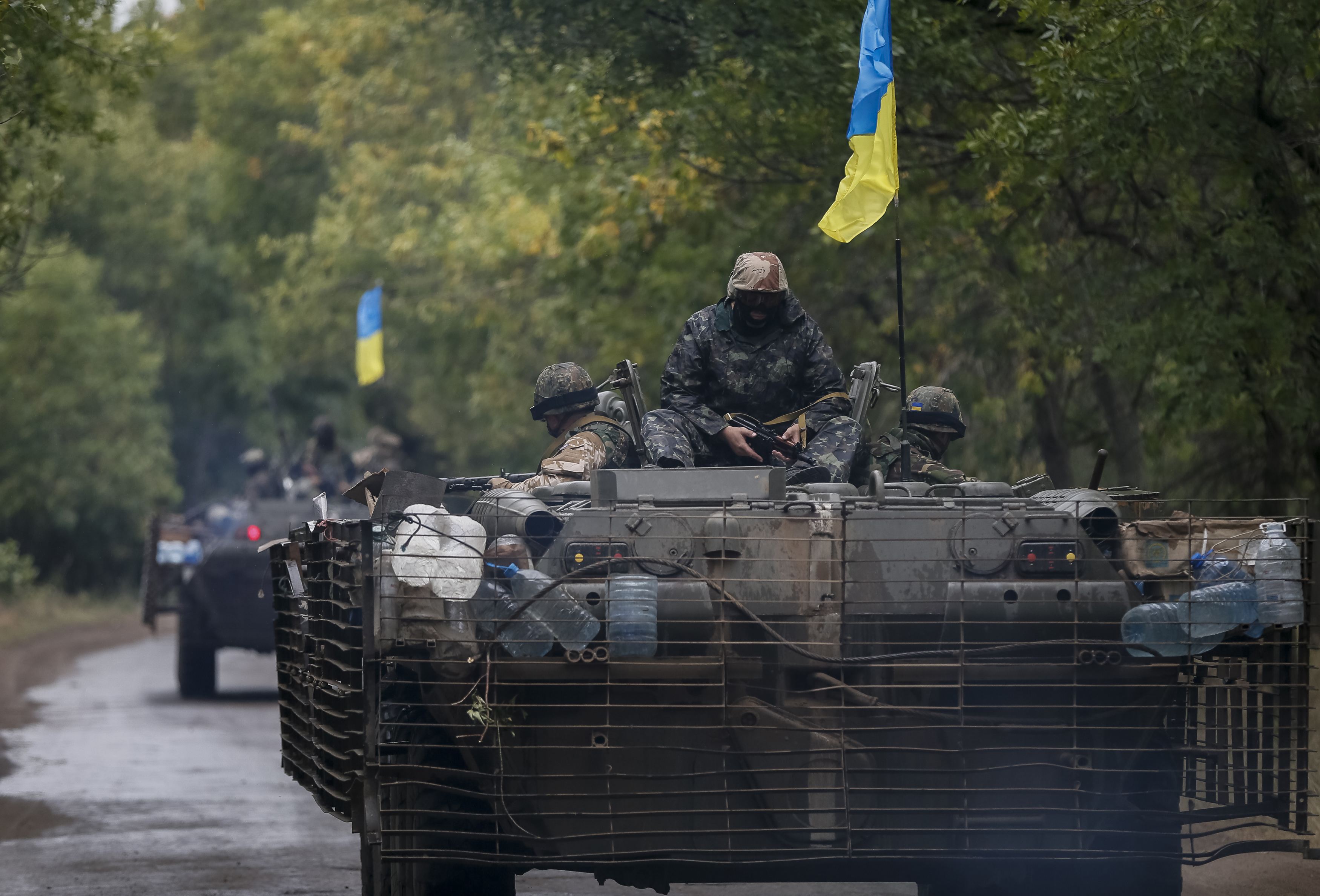 Ποροσένκο: Το ΝΑΤΟ θα προμηθεύσει άμεσα με όπλα την Ουκρανία