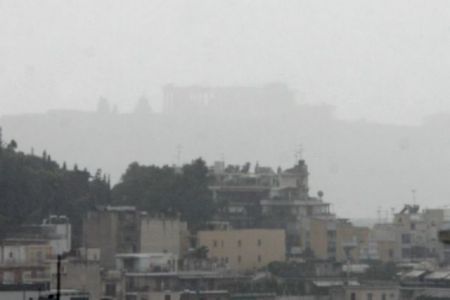 Κυκλοφοριακά προβλήματα από τη νεροποντή στην Αττική