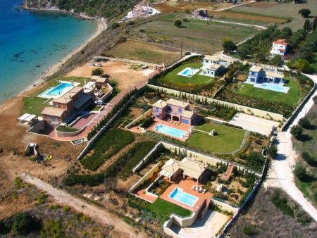 Βίλες χωρίς παραστατικά για το διεθνές Τζετ σετ