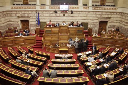 ΝΔ-ΠαΣοΚ:«Ναι» επί της αρχής στο ν/σ για ανθρωπιστική κρίση με κριτική