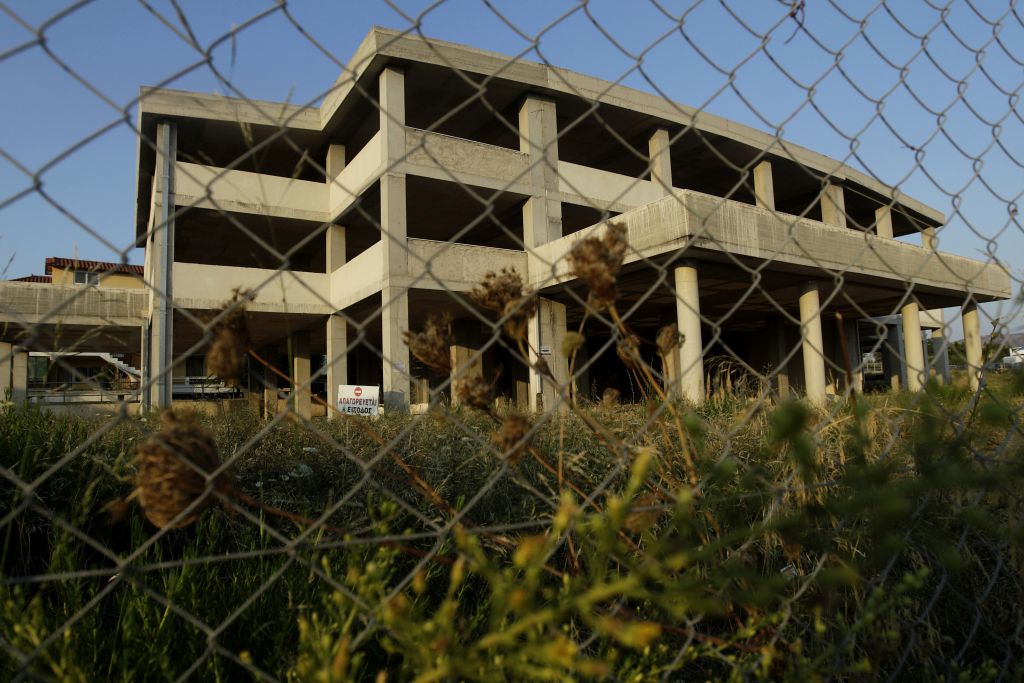 Η οικοδομική απραξία έριξε τις τιμές των υλικών και τον Ιανουάριο