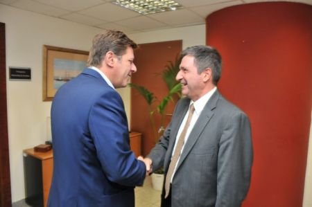 Συνάντηση υπ. Ναυτιλίας – δημάρχου Αθηναίων για το Μεταναστευτικό