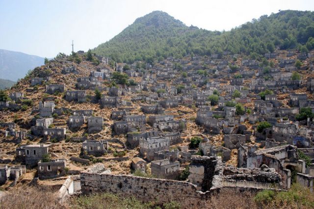 Τουρκία: Στο «σφυρί» για εκμετάλλευση ελληνικό χωριό-φάντασμα
