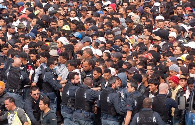 Spiegel: Γιατί είναι επονείδιστη η μεταναστευτική πολιτική της Ευρώπης