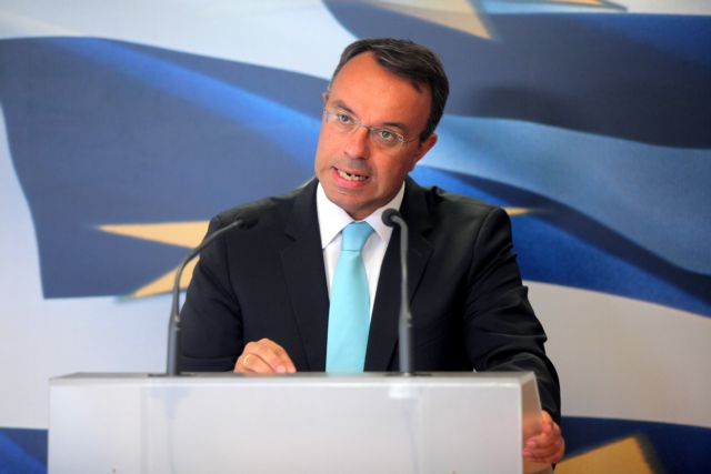 Ο Σταϊκούρας, τα βαφτίσια και οι… δόσεις