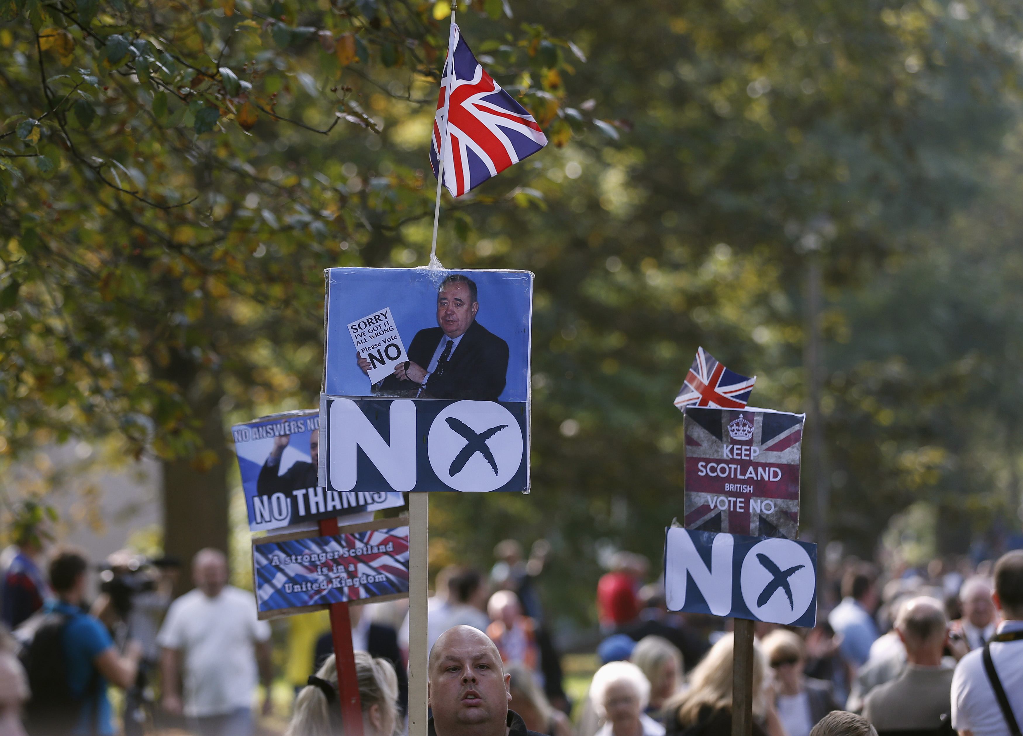 Ανάμικτα αποτελέσματα δίνουν οι δημοσκοπήσεις για τη Σκωτία