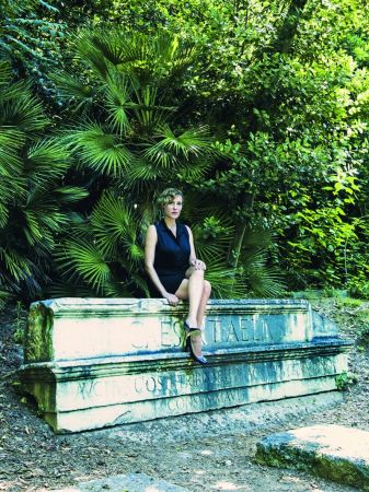 Αγγελική Παπούλια: Η ελληνική οικογένεια είναι μια επικίνδυνη εστία υποκρισίας