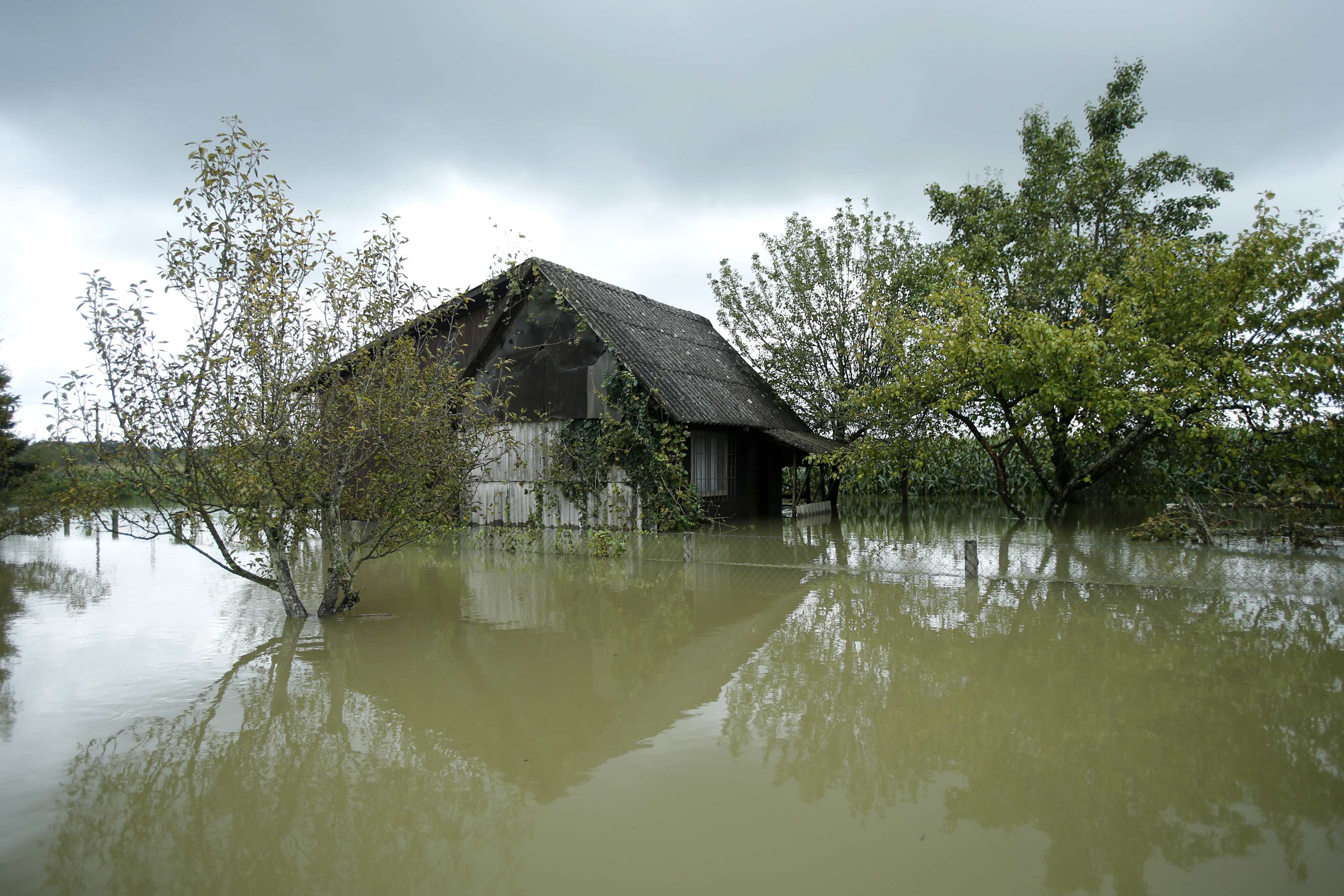 Σερβία: Τους αγνοουμένους από τις πλημμύρες αναζητούν οι αρχές