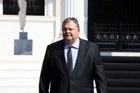 Στη Μαδρίτη σε διάσκεψη για τη Λιβύη ο Ευάγγελος Βενιζέλος