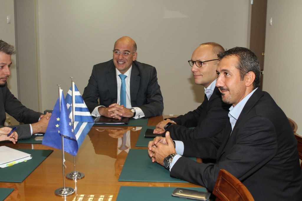 Με εκπροσώπους της Google συναντήθηκε ο Νίκος Δένδιας