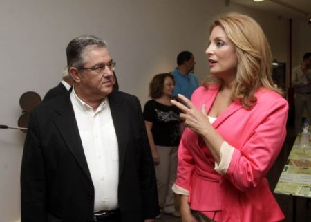 Αντζελα: Ο Κουτσούμπας είναι… σούπερ