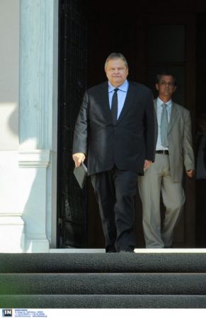 Ούτε χωρίς, ούτε μόνο με το ΠαΣοΚ