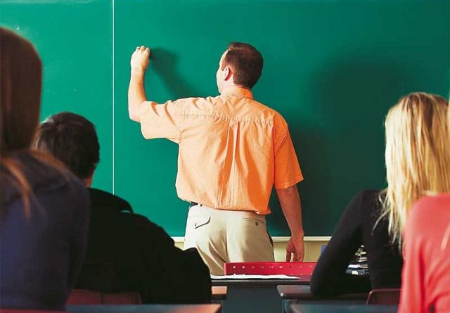 Προσλήψεις 3.000 αναπληρωτών εκπαιδευτικών