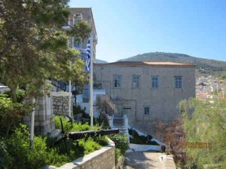 Υδρα: Με δωρεά εφοπλιστών η ανακαίνιση της Ακαδημίας πλοιάρχων