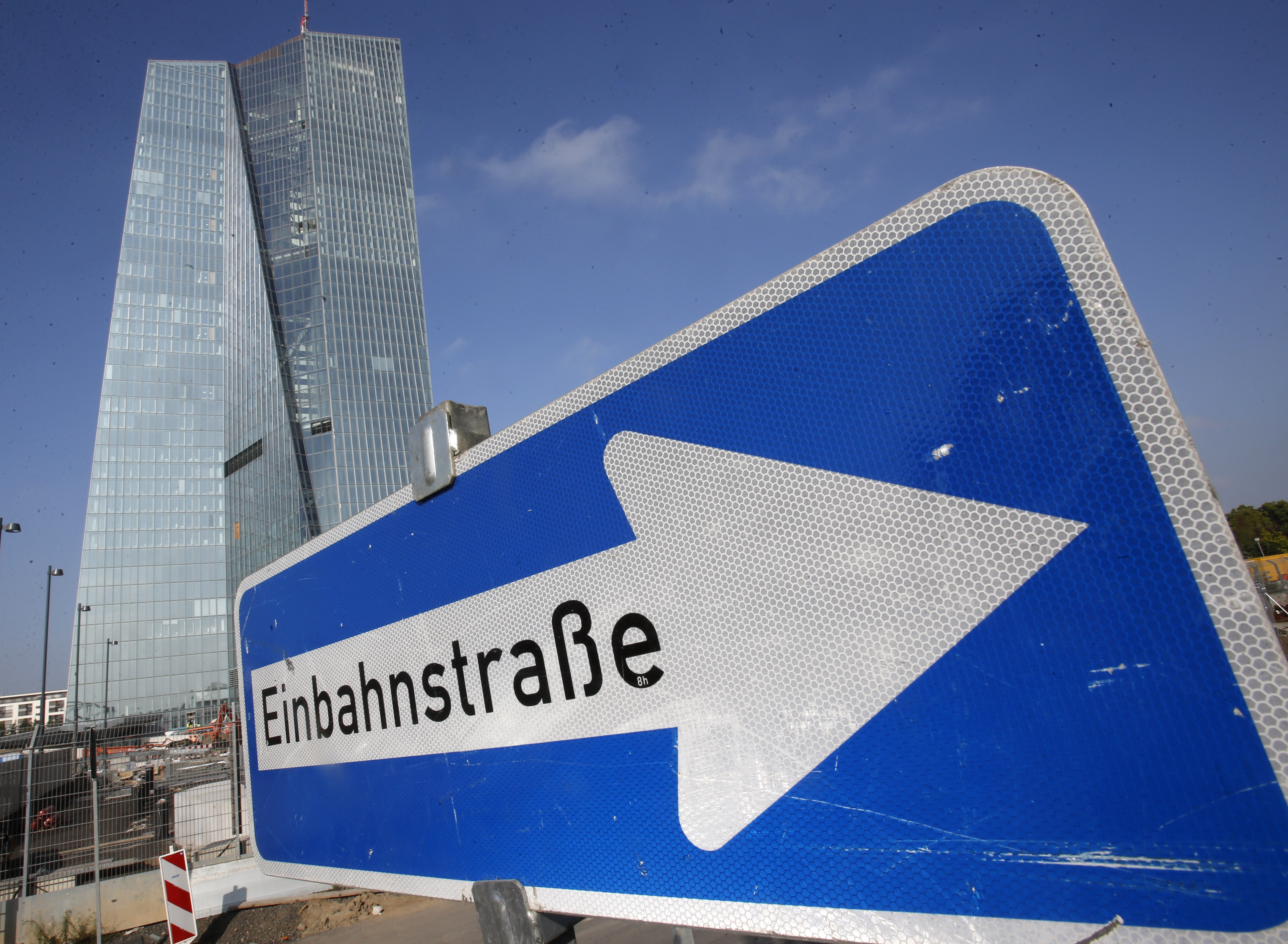 Reuters: Η ΕΚΤ δέχεται τα φετινά σχέδια αναδιάρθρωσης των τραπεζών
