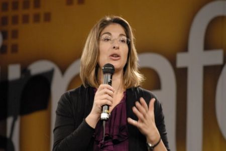 Η Ναόμι Κλάιν τα βάζει με τη ρύπανση και τους… οικολόγους