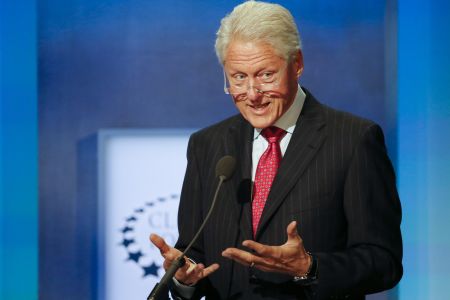 Μπιλ Κλίντον: Οι Ελληνες δουλεύουν περισσότερο από άλλους λαούς