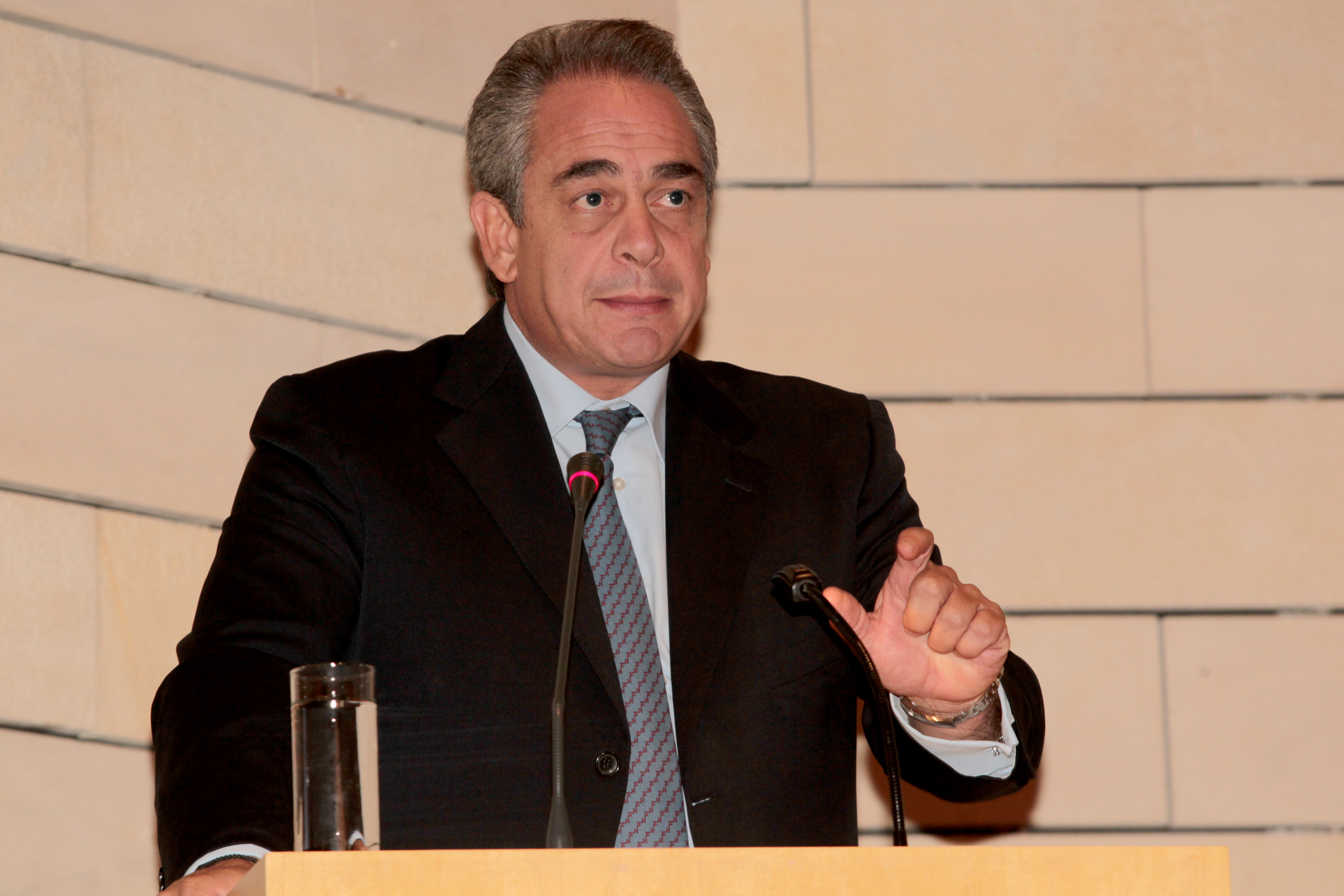 Μίχαλος: Να ξεκινήσει η ρύθμιση με τις 100 δόσεις για τις οφειλές