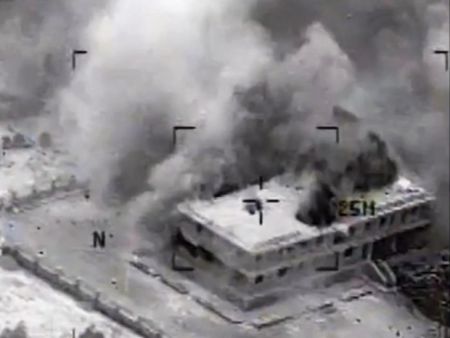 Τα διυλιστήρια που ελέγχουν τζιχαντιστές βομβαρδίζουν οι ΗΠΑ στη Συρία