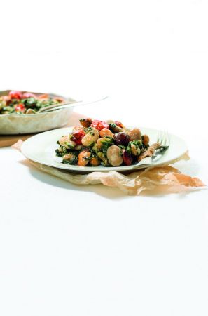 Γίγαντες με σπανάκι και ντοματίνια