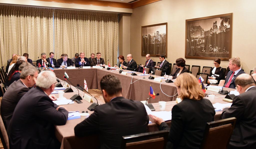 Για κυπριακό-ελληνοτουρκικές σχέσεις συζήτησαν Βενιζέλος-Τσαβούσογλου