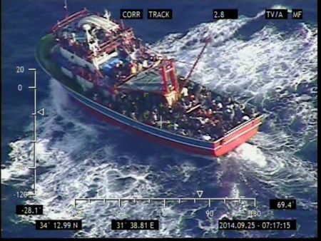 Ολοκληρώθηκε η αποβίβαση των 345 μεταναστών στη Λεμεσό