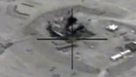 Συρία: Συνεχίζονται οι βομβαρδισμοί στα διυλιστήρια που ελέγχει η ISIS