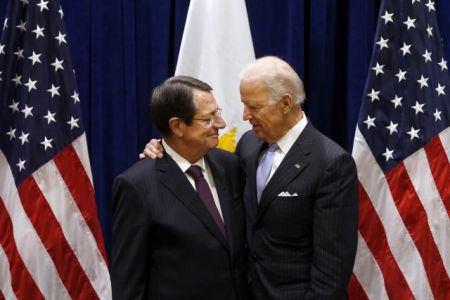 Τριγωνική άμυνα στις τουρκικές προκλήσεις