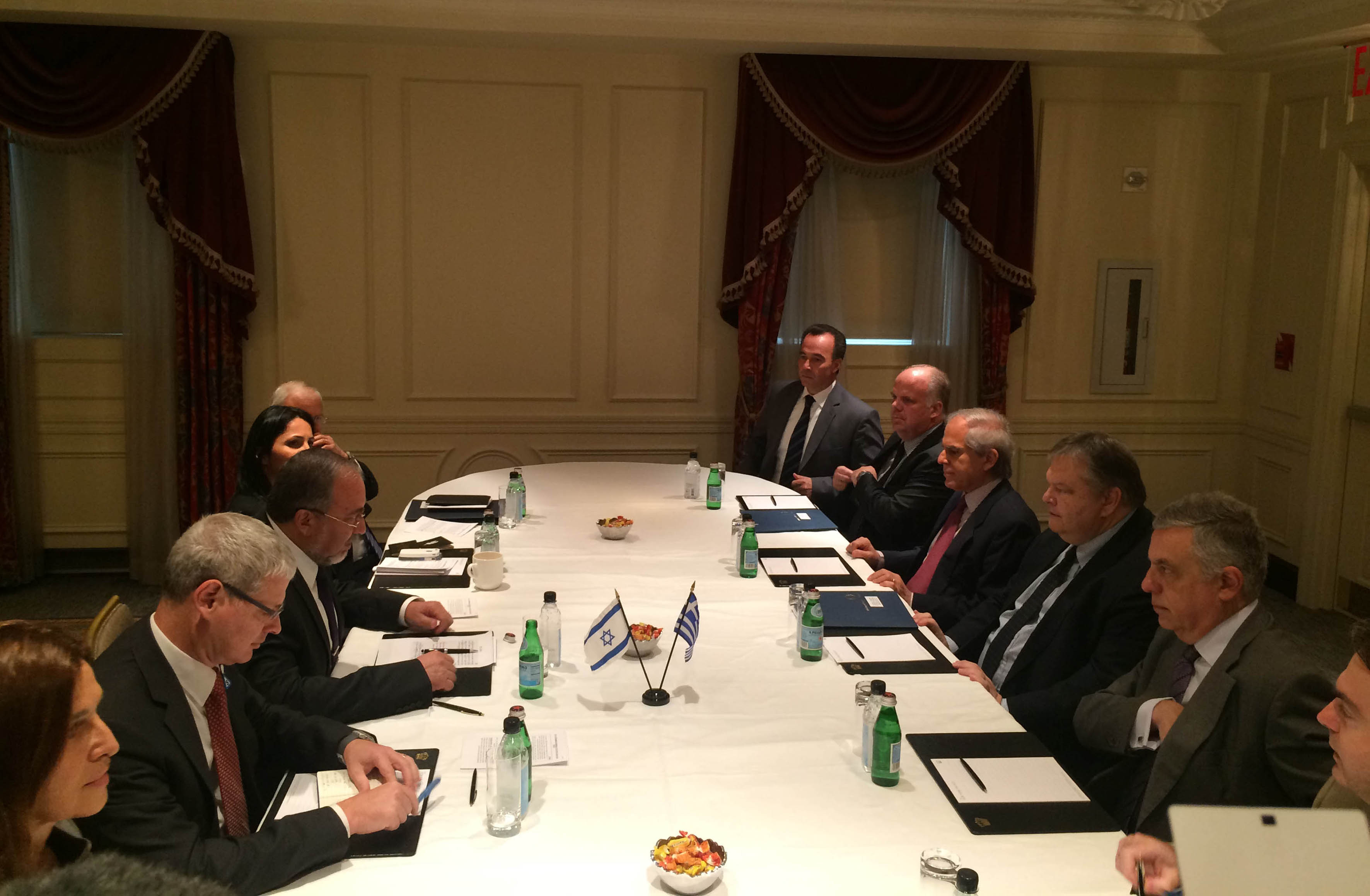 Οι σχέσεις Ελλάδας – Ισραήλ στο επίκεντρο της συνάντηση Βενιζέλου – Λίμπερμαν