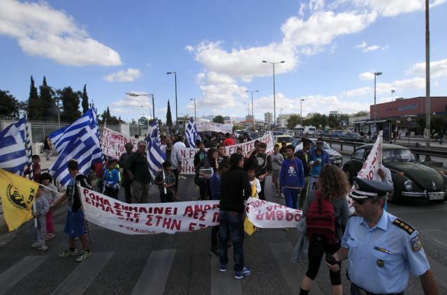 Roma gypsies in Halandri protesting camp demolition and relocation