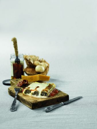 Κανελόνια με πουρέ μανιταριών και φρέσκια μυζήθρα