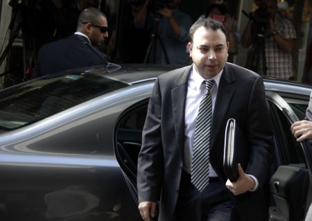 Μεγάλη πίεση στην κυβέρνηση για μέτρα ασκεί η τρόικα στο Παρίσι