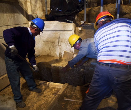 Peristeri: “Amphipolis tomb belongs to Macedonian general”