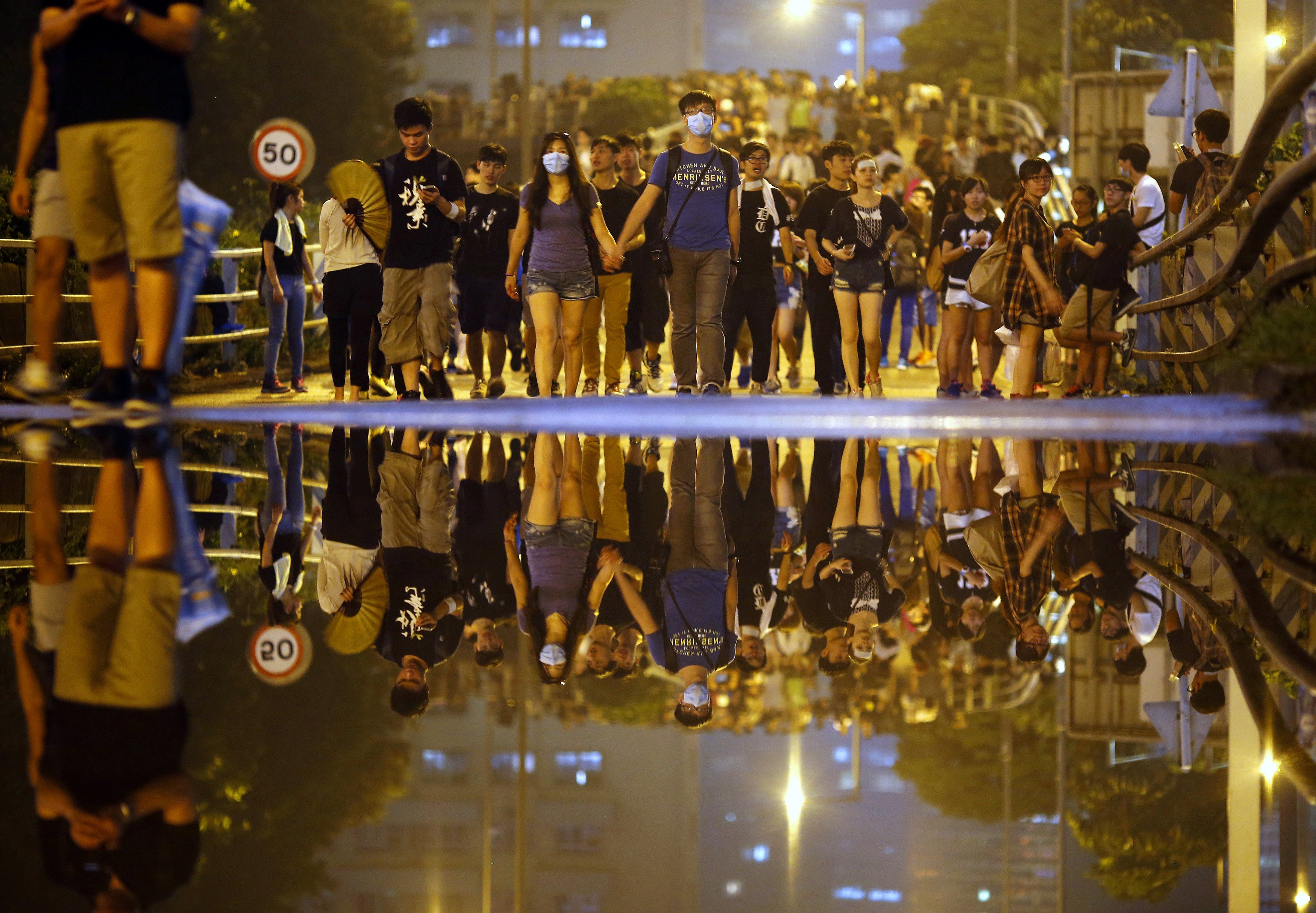 Στους δρόμους παραμένουν οι διαδηλωτές στο Χονγκ Κονγκ
