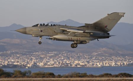 BBC: Θα έχουν αποτέλεσμα οι βομβαρδισμοί κατά των τζιχαντιστών;