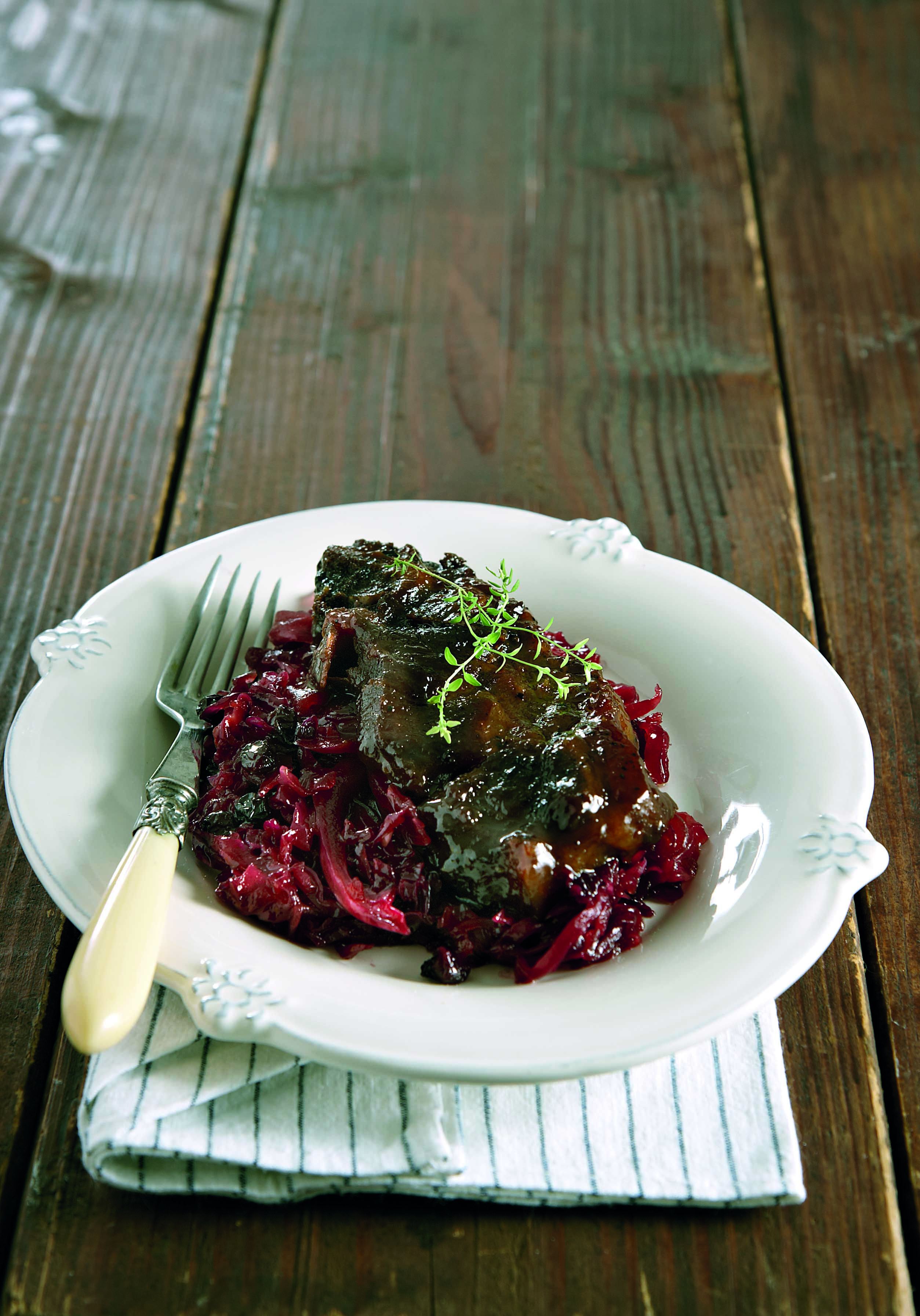 Χοιρινός λαιμός μπρεζέ σε μαύρη μπίρα