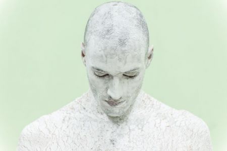 H παράσταση «Εργασία Βάκχες» έρχεται και στην Αθήνα