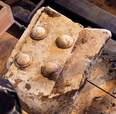 Amphipolis tomb: Archeologists discover door panels and stairs