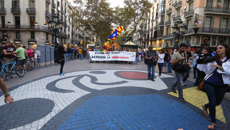 Καταλονία: Παρακάμπτει το δικαστικό «όχι» και ετοιμάζει το δημοψήφισμα | tovima.gr