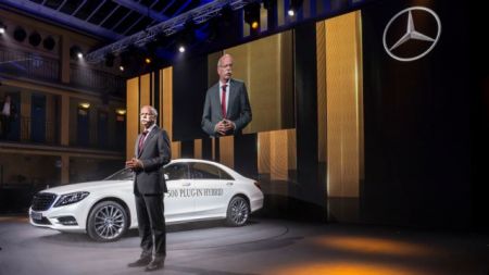 Dieter Zetsche: Τα plug-in υβριδικά μοντέλα απειλούν τα diesel