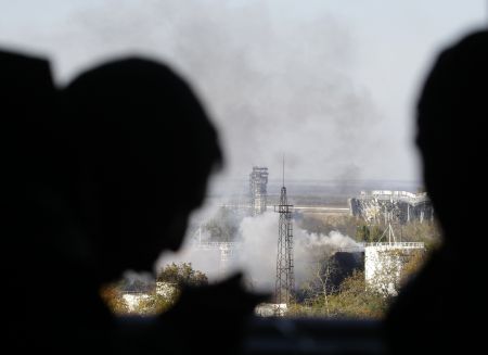 Ουκρανία: Μαίνονται οι μάχες γύρω από το αεροδρόμιο του Ντονέτσκ