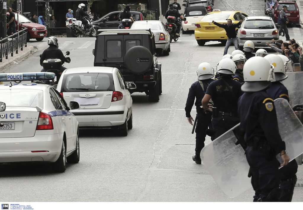 Αναστέλλει την απεργία πείνας και δίψας ο Αντώνης Σταμπούλος