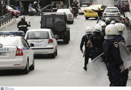 Αναστέλλει την απεργία πείνας και δίψας ο Αντώνης Σταμπούλος