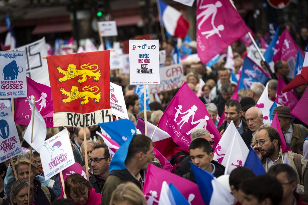 Διαδηλώσεις στη Γαλλία για την προάσπιση των «οικογενειακών αξιών»