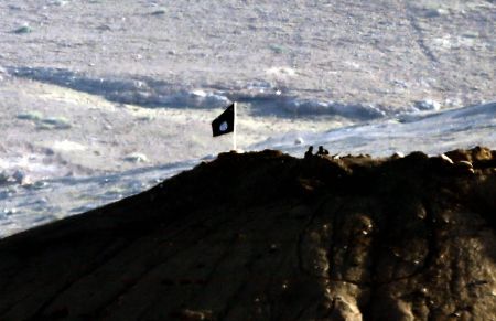 Υψώνονται οι μαύρες σημαίες των τζιχαντιστών στο Κομπανί