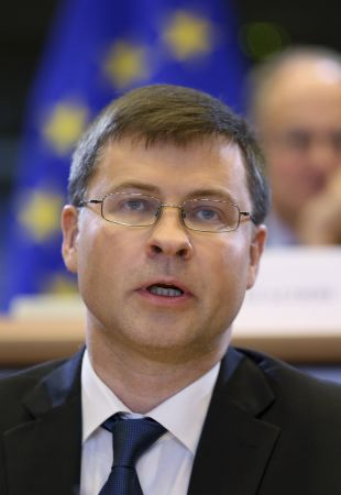 Ντομπρόφσκις: Μεταρρυθμίσεις να παρουσιάσει η Ελλάδα