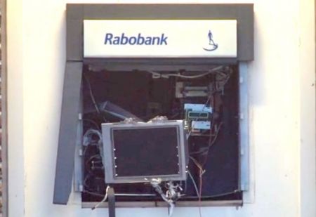 Oι «βόμβες» του Α. Σταμπούλου έκαναν μόνο για «παραβίαση» των ΑΤΜ