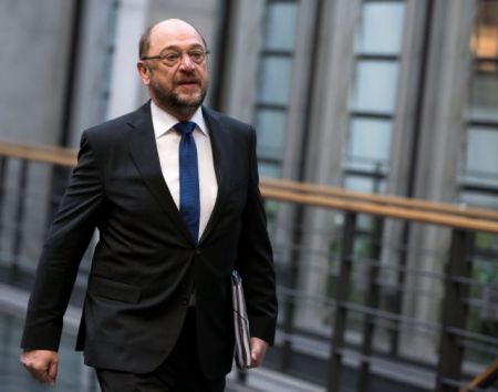 Περίπου 1/3 Γερμανών και Γάλλων στηρίζουν την ιδέα Σούλτς