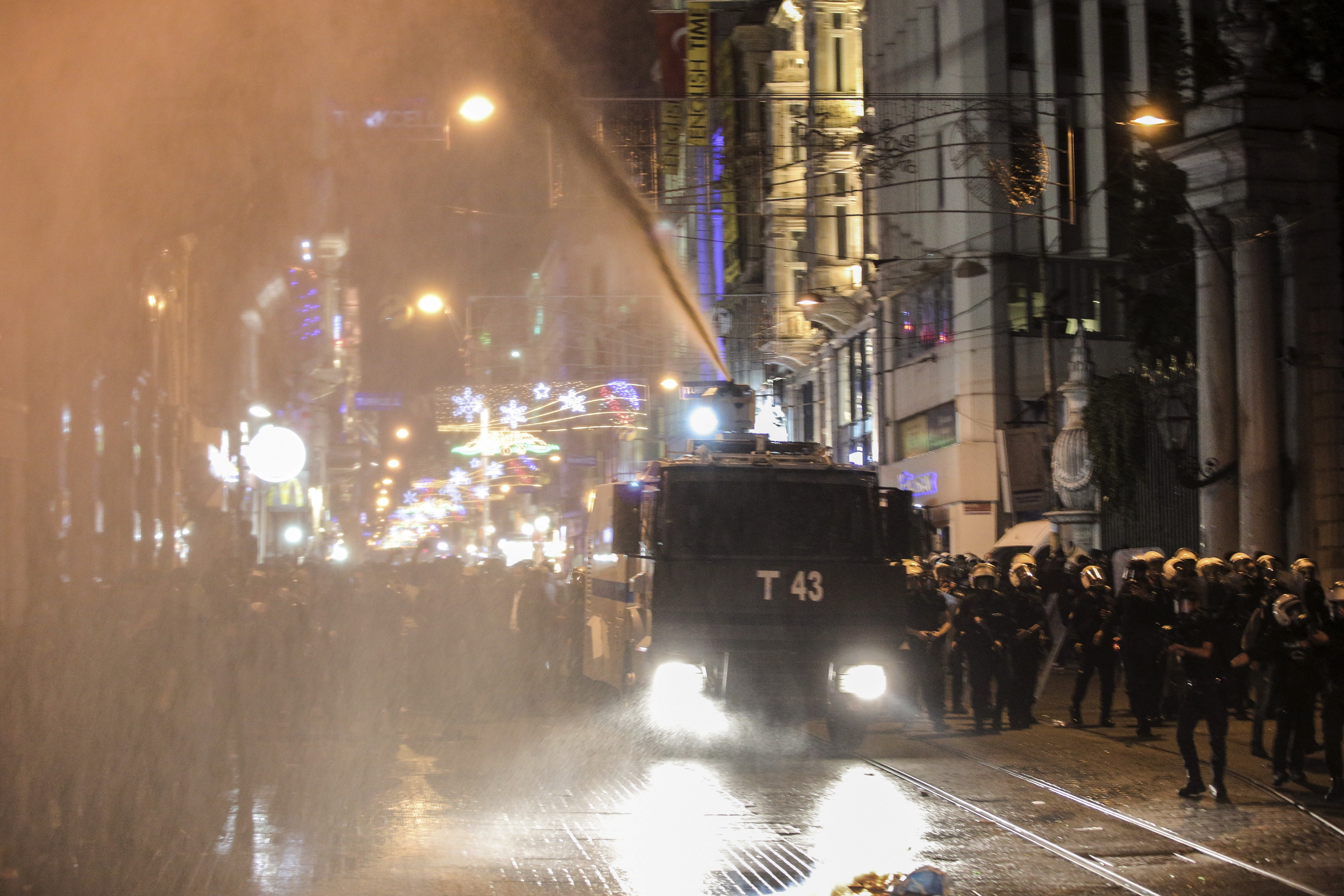 Αιματηρές διαδηλώσεις στην Τουρκία μετά την κατάληψη του Κομπανί από τους τζιχαντιστές – Δεκατέσσερις  οι νεκροί