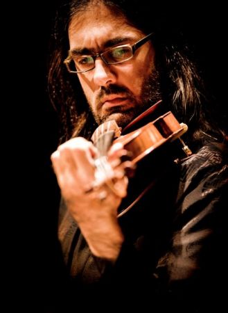 Λεωνίδας Καβάκος: Πρώτο βιολί σε όλα